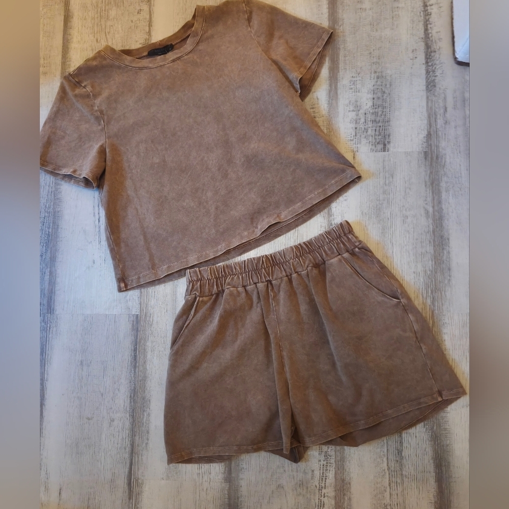 Dainty Hooligan By Final Touch Brown Mineral Wash High Waisted Shorts & Tee- SET - Picture 6 of 7